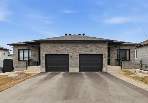 Two or more stories for sale - 100 Rue du Porc-Épic, Gatineau (Aylmer), J9J2L9