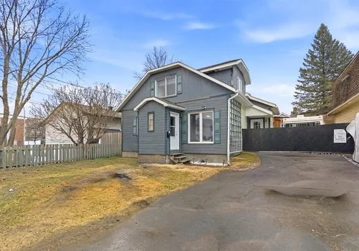 Two or more stories for sale - 301 Av. d'Argenteuil, Lachute, J8H1X1