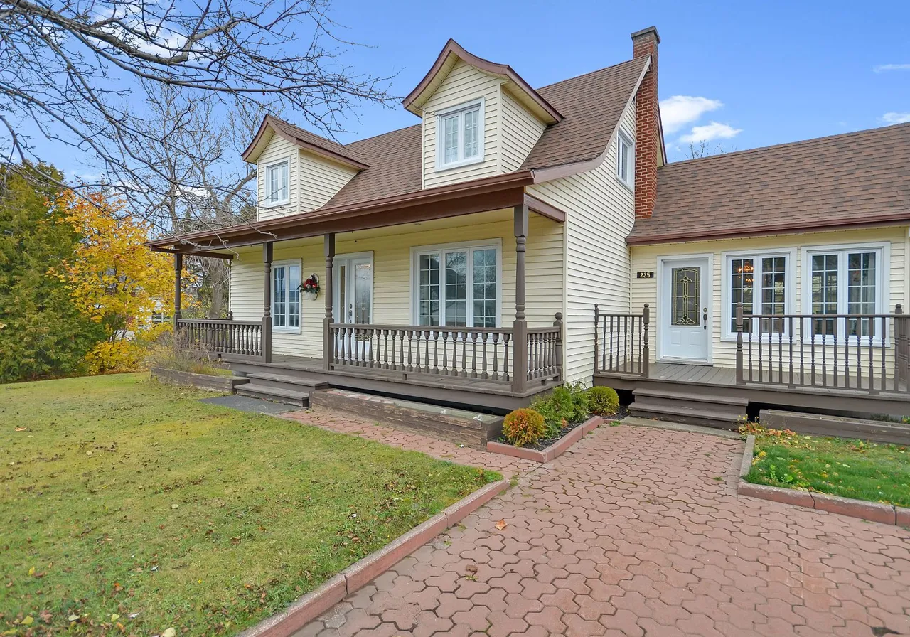 235 Av. Drewitt — photo 3