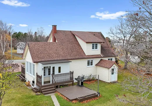 Maison à vendre - 235 Av. Drewitt, Rimouski, G5M 1L1