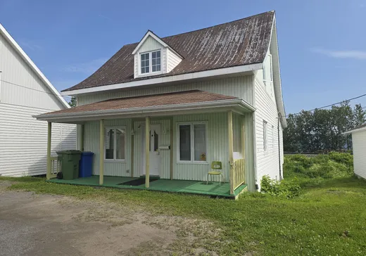 Maison à vendre - 13 Rue St-Pierre E., Matane, G0J 3L0