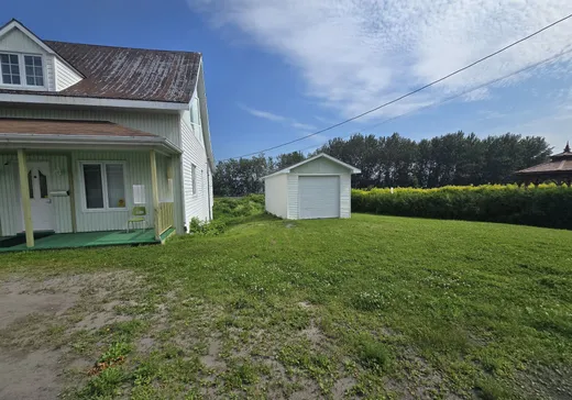Maison à vendre - 13 Rue St-Pierre E., Matane, G0J 3L0
