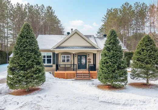 Bungalow à vendre - 15-17 Rue des Anémones, Mont-Tremblant, J0T1M0