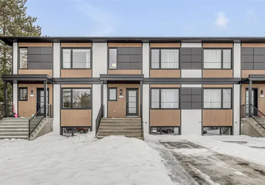 Two or more stories for sale - 214 Rue Rivet, St-Lambert-De-Lauzon, G0S2W0