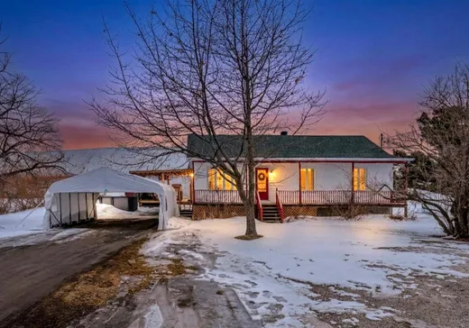 Bungalow à vendre - 1640 Route 138, Neuville, G0A2R0