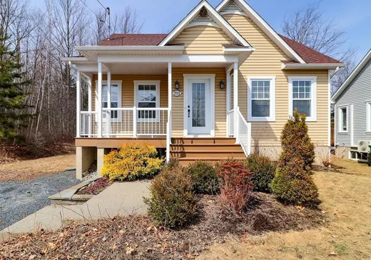 Bungalow à vendre - 755 Rue Charny, Rock Forest, J1N0R3