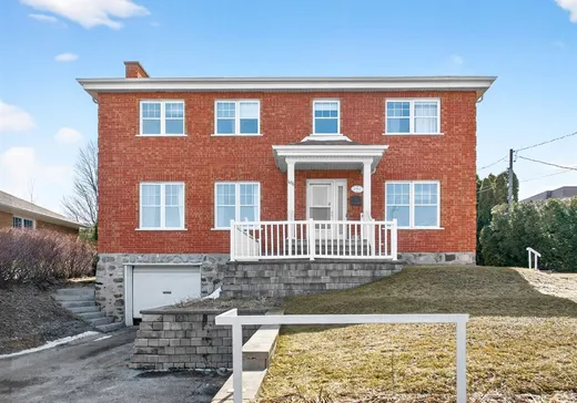 Two or more stories for sale - 486 Rue Cockburn, Drummondville, J2C4L8