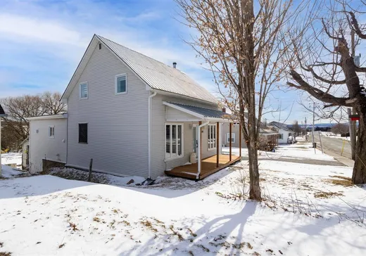 Maison à vendre - 580 Rue Principale, Danville, J0A 1A0