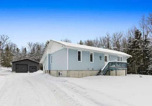 Bungalow for sale - 25 Ch. des Amoureux, Maniwaki, J9E0E2