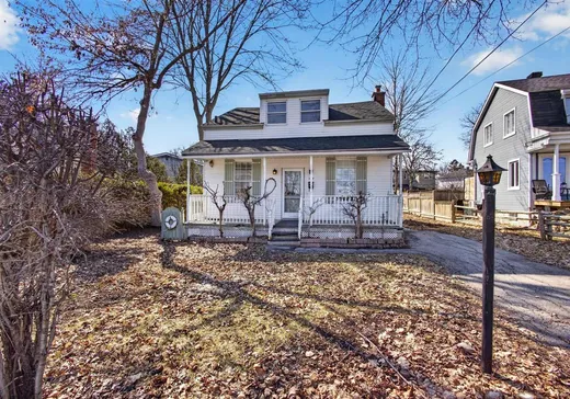 Maison à étages à vendre - 127 Ch. du Bord-du-Lac-Lakeshore, Pointe-Claire (Île de Montréal), H9S4J5