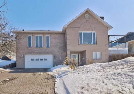 Maison à étages à vendre - 2960 Rue St-Laurent, Lévis, G6V8P9
