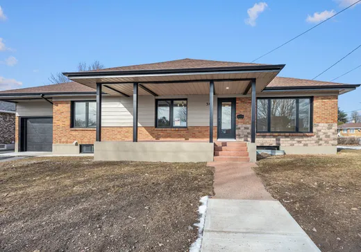 Maison à vendre - 361 Rue La Fontaine, Granby, J2G 1M3