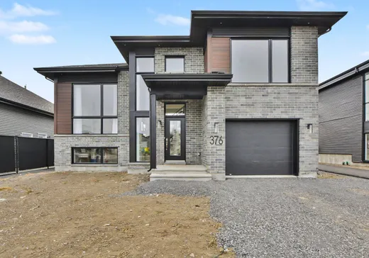 Maison à étages à vendre - 376 Rue du Pinot, Sainte-Marthe-sur-le-Lac, J0N1P0