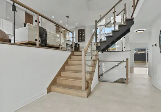 Maison à vendre - 376 Rue du Pinot, Sainte-Marthe-sur-le-Lac, J0N 1P0