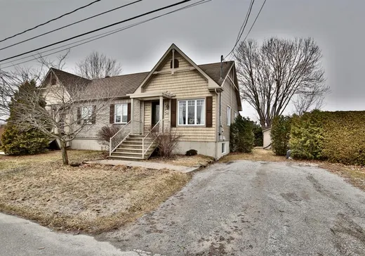 Bungalow à vendre - 769 Carré Jean-Pierre-Beaudry, Acton Vale, J0H1A0