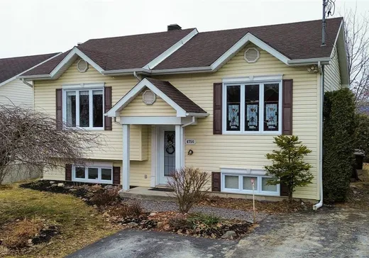 Bungalow à vendre - 4756 Rue Memphrémagog, Les Nations, J1L2K9