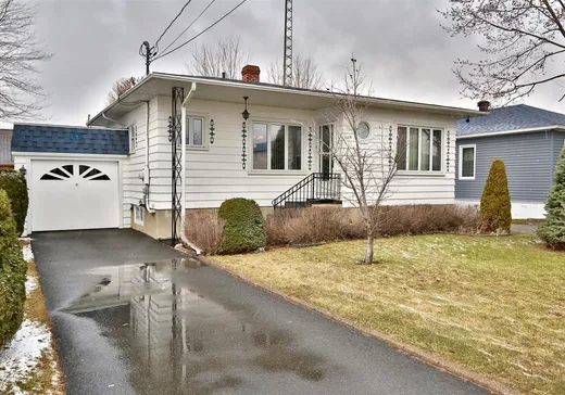 Bungalow à vendre - 785 Rue Notre-Dame, Acton Vale, J0H1A0