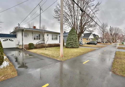 Maison à vendre - 785 Rue Notre-Dame, Acton Vale, J0H 1A0