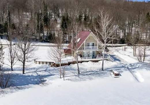 Un étage et demi à vendre - 1418 Ch. du Lac-Lavoie, Témiscouata-sur-le-Lac, G0L1X0