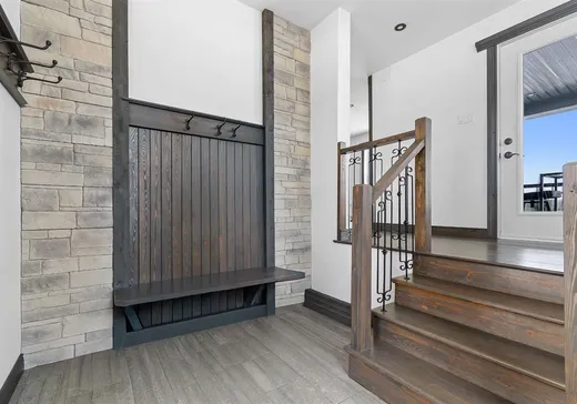 Maison à vendre - 1074 Ch. Tour-du-Lac-des-Îles, Mont-Laurier, J9L 3G7