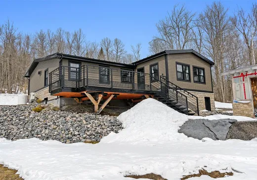 Bungalow à vendre - 1098 Ch. Tour-du-Lac-des-Îles, Mont-Laurier, J9L3G7