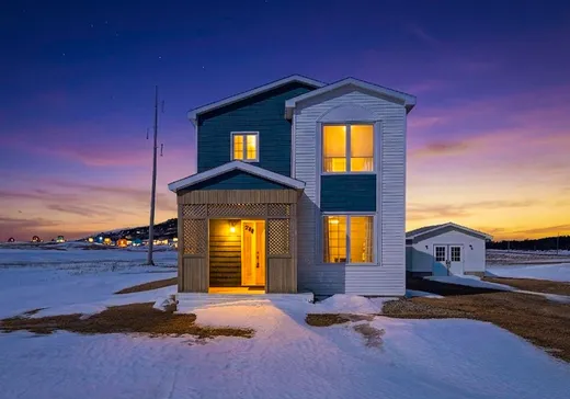 Maison à étages à vendre - 211 Route 199, Iles de la Madeleine, G4T5A1