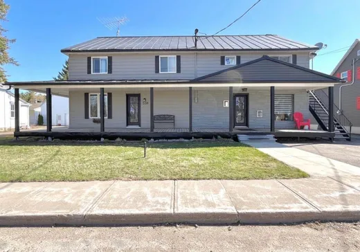 Maison à étages à vendre - 538 Rue Duchesnay, Ste-Justine, J0K2V0