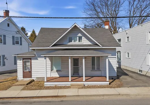Maison à étages à vendre - 93 Rue Maurault, Pierreville, J0G1J0