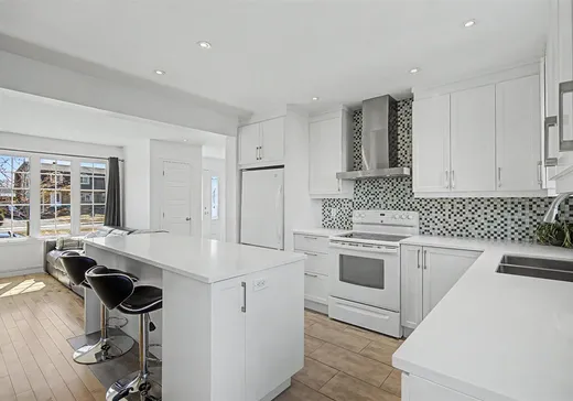 Maison à vendre - 2480 Boul. René-Gaultier, Varennes, J3X 1B5