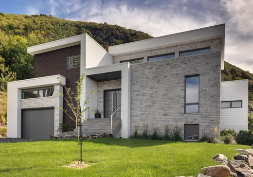 Two or more stories for sale - 500 Rue Édouard-Clerk, Mont-Saint-Hilaire, J3H5M1