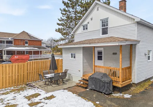 Maison à vendre - 127 Rue St-Pierre, East Angus, J0B 1R0