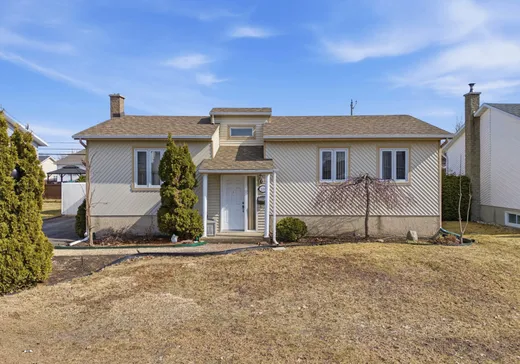 Two or more stories for sale - 2385 Rue des Grands-Ducs, Drummondville, J2C6X1