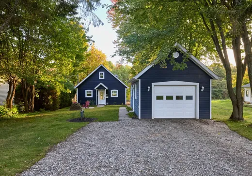 Two or more stories for sale - 29 Rue des Érables, St-Leonard-D'Aston, J0C1M0