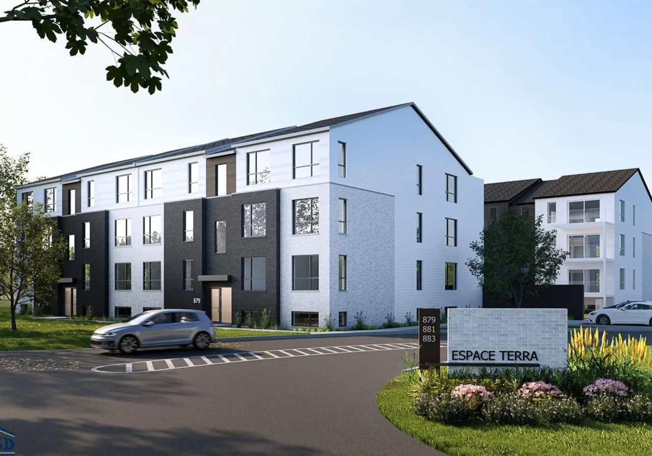 879A Boul. Arthur-Sauvé — photo 1