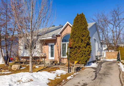 Maison à étages à vendre - 413 Rue Philippe-Laperle, Laval (Auteuil), H7L5E8