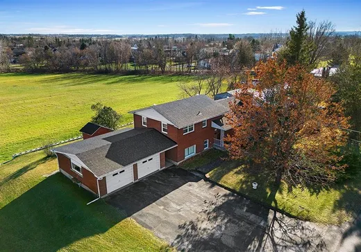 Maison à vendre - 350 Rue Clarendon, Shawville, J0X 2Y0