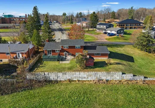 Maison à vendre - 350 Rue Clarendon, Shawville, J0X 2Y0