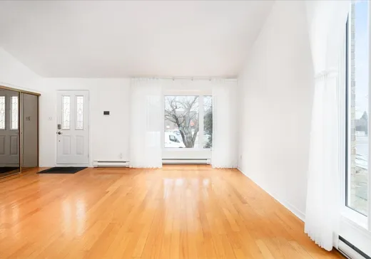 Maison à vendre - 2945 Boul. Napoléon, Brossard, J4Y 2B1