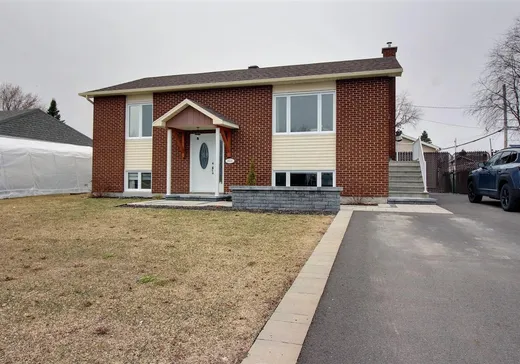 Bungalow for sale - 834 Rue des Rossignols, Victoriaville, G6T1G7