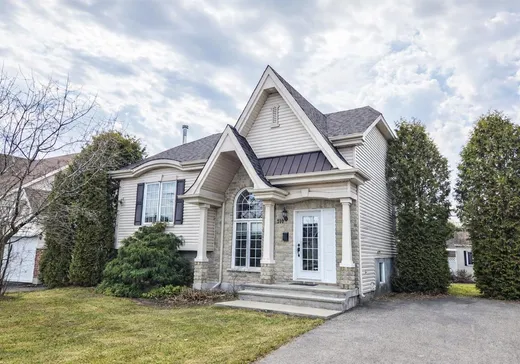 Maison à vendre - 310 Rue Mary, Lachute, J8H 4L7