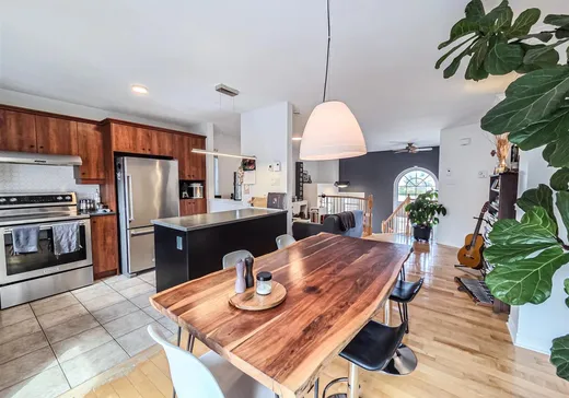 Maison à vendre - 310 Rue Mary, Lachute, J8H 4L7