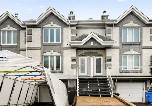 Two or more stories for sale - 2420 Rue du Dr-Noël-Varin, Sainte-Marthe-sur-le-Lac, J0N1G4