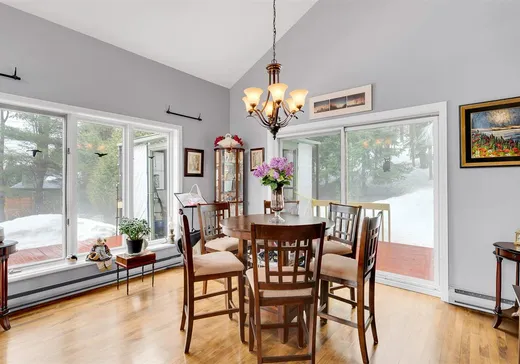 Maison à vendre - 20 Ch. des Couleurs, Saint-Sauveur, J0R 1R2