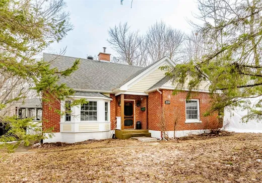 1 1/2 Storey for sale - 239 Rue Bellevue, Magog, J1X3G8