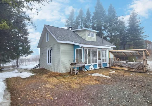 Un étage et demi à vendre - 1 6e Rang E., Saint-Francois-Xavier-de-Viger, G0L3C0