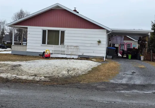 House for sale - 24 Rue de la Fabrique, Témiscouata-sur-le-Lac, G0L 1E0