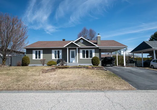 Two or more stories for sale - 9 Rue Marcoux, Victoriaville, G6P7C7