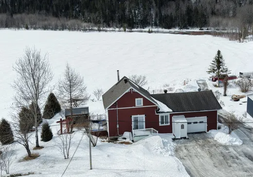 Two or more stories for sale - 558 Route 195, Matane, G0J3E0