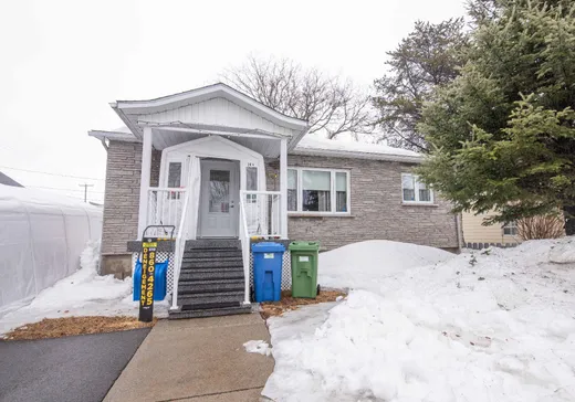 Two or more stories for sale - 364 13e Rue, Amos, J9P3G2