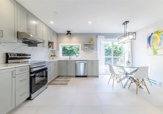 Paliers multiples à vendre - 5570 Av. Auteuil, Brossard, J4Z1M2